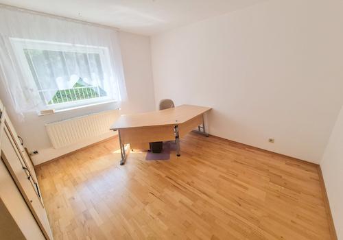 Zimmer (EG)