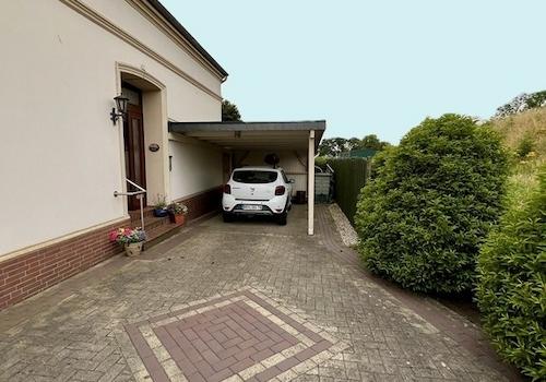 Eingangsbereich-Carport