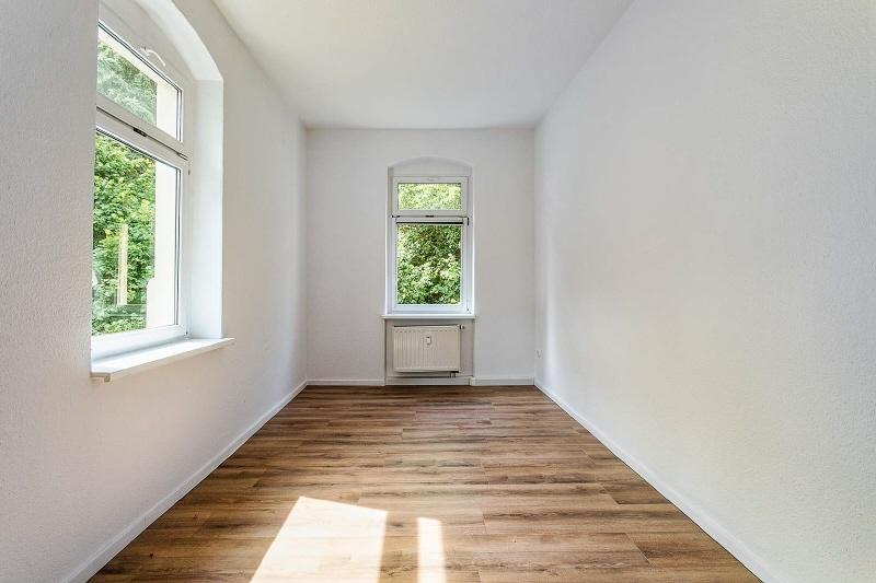 Lichtdurchflutetes Zimmer 1