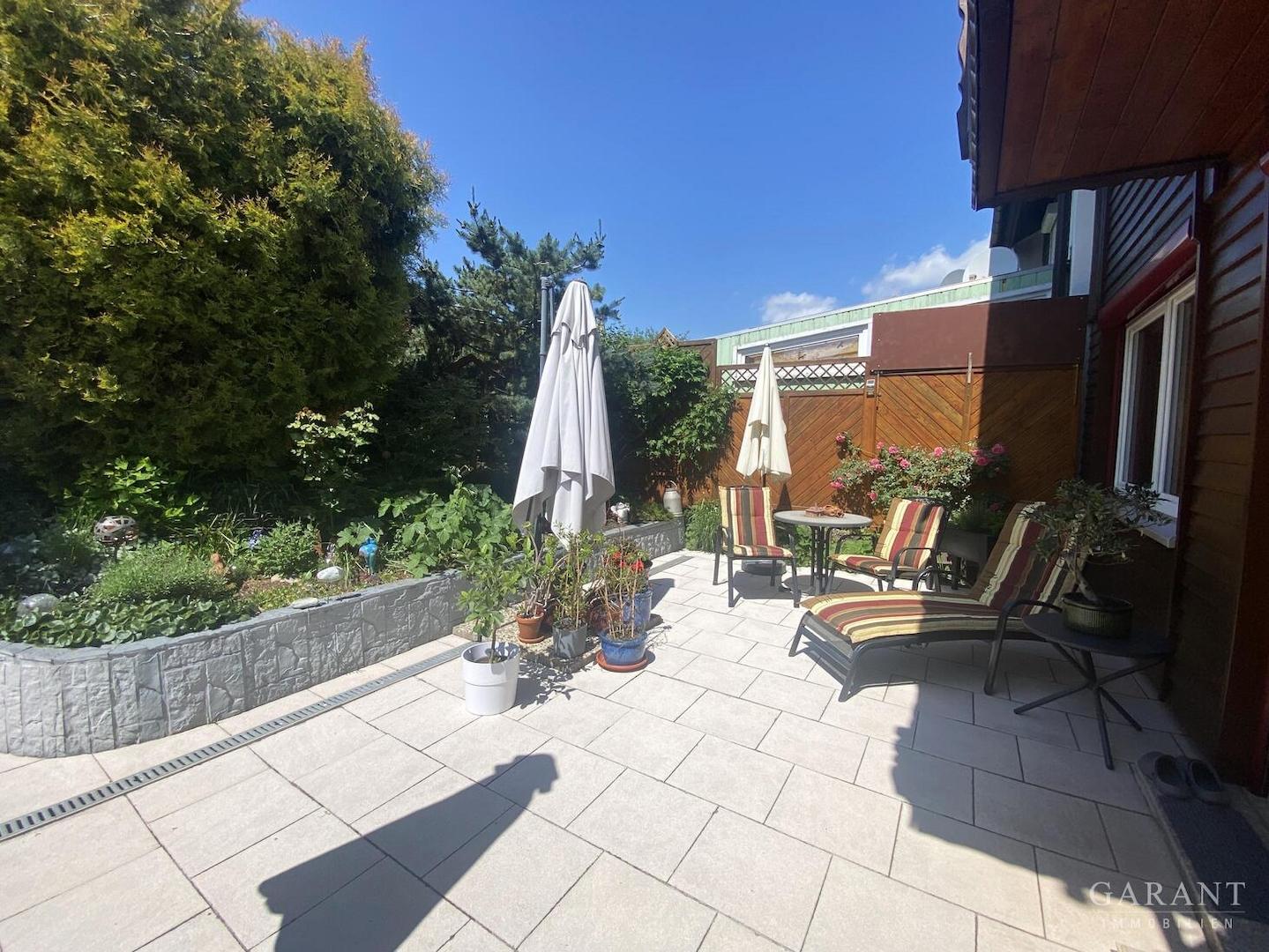 Blick auf den offenen Terrassenbereich