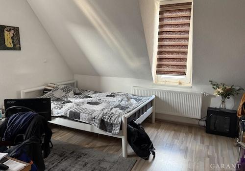 Schlafzimmer DG