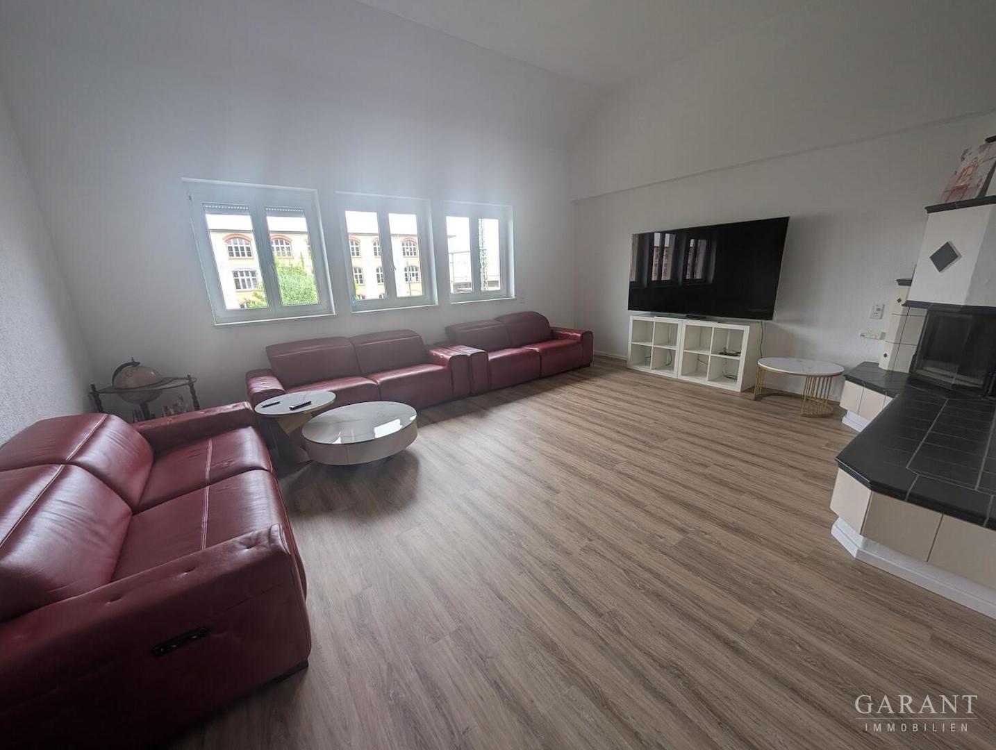 1. OG Wohnzimmer B2