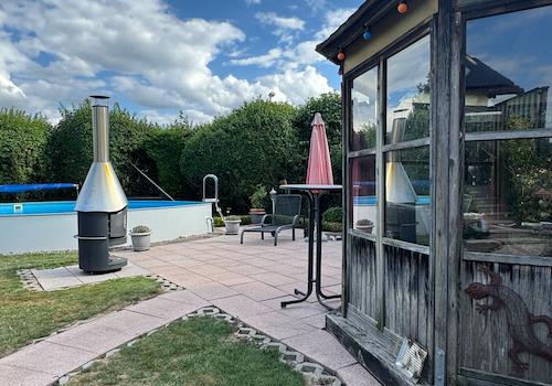 Pavillon mit Grillplatz