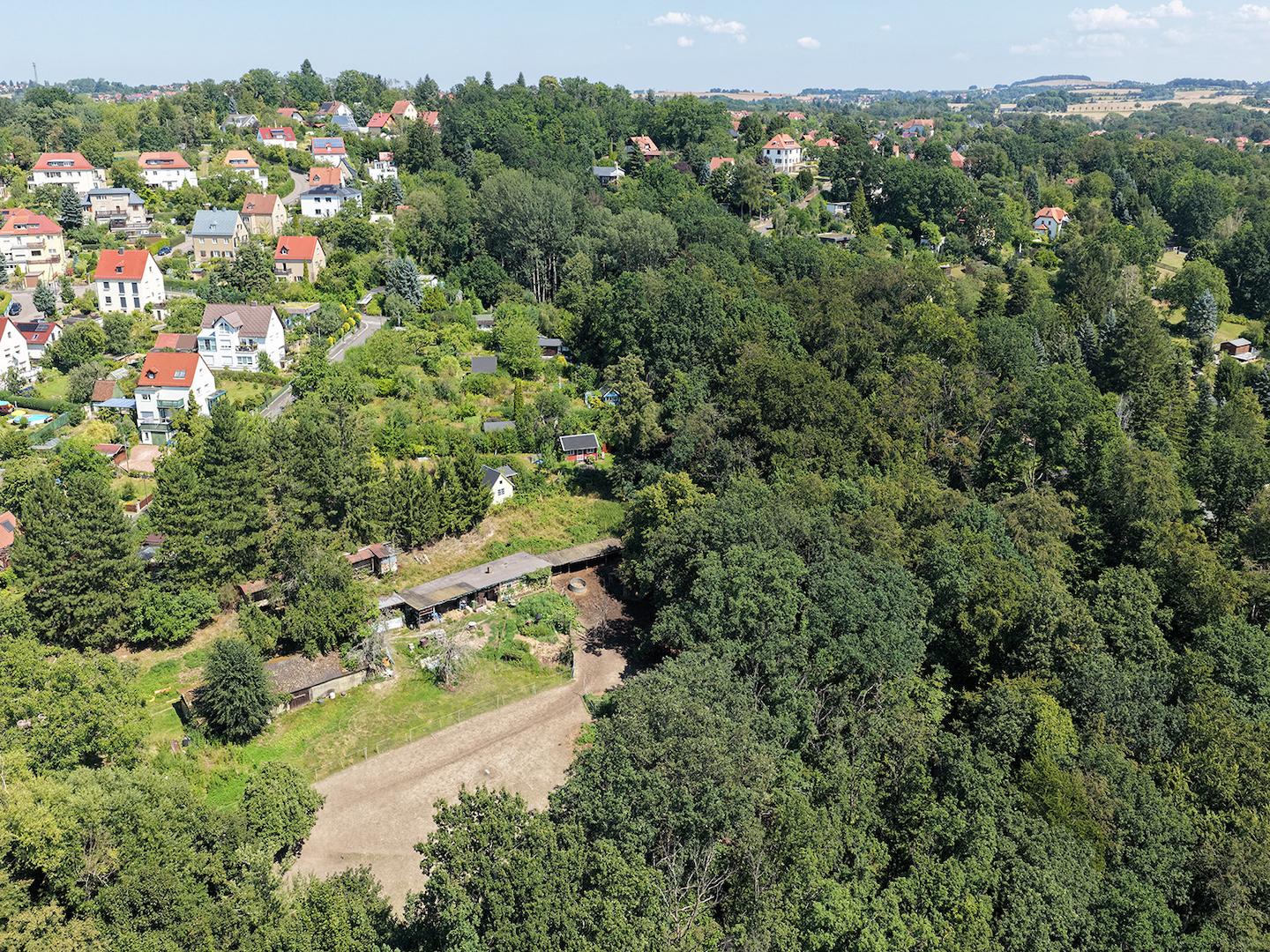 Blick auf das Grundstück 