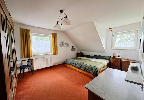 Zimmer 1 im OG