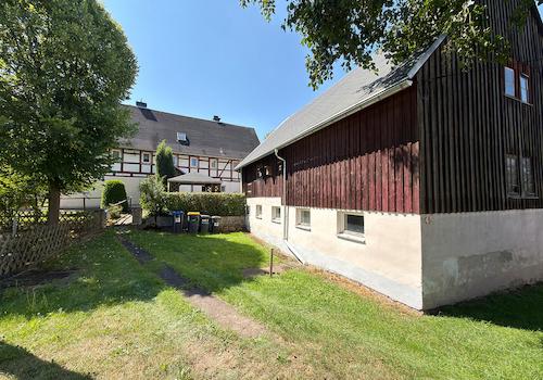 Zuwegung Blick zum Haus