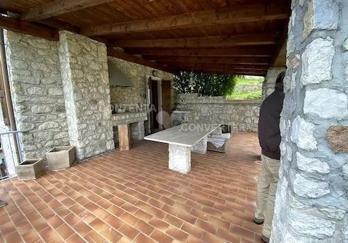 1-überdachte Terrasse