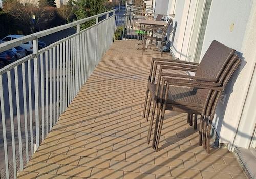 großer Terrassenbalkon