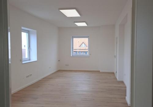 sehr großes Büro LED-Beleucht