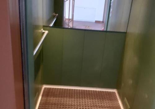großer Aufzug