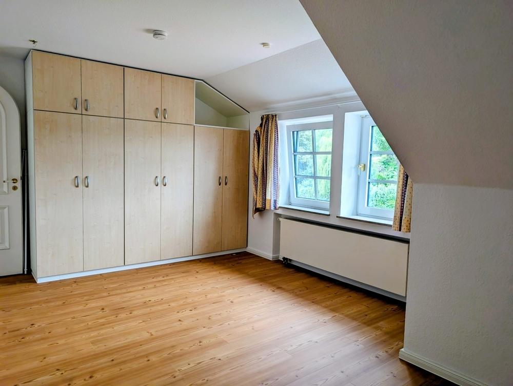 Blick in das Schlafzimmer.