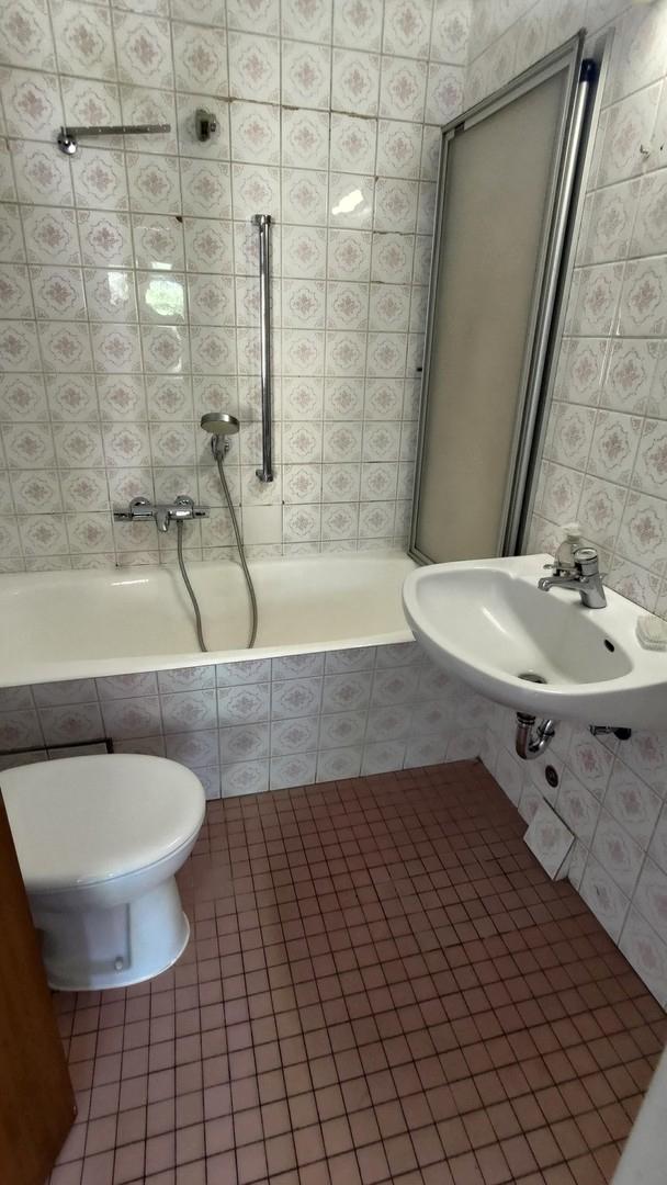 Bad zu Zimmer 3