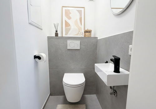 separates WC