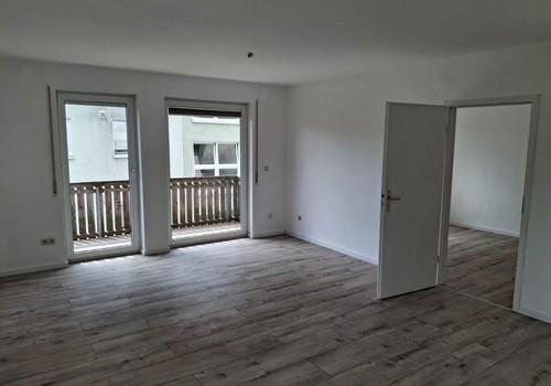 Wohnzimmer mit Zugang Balkon