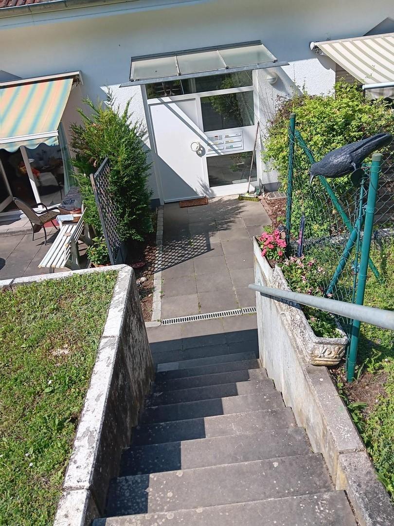 Weg vom Garten zur Terrasse
