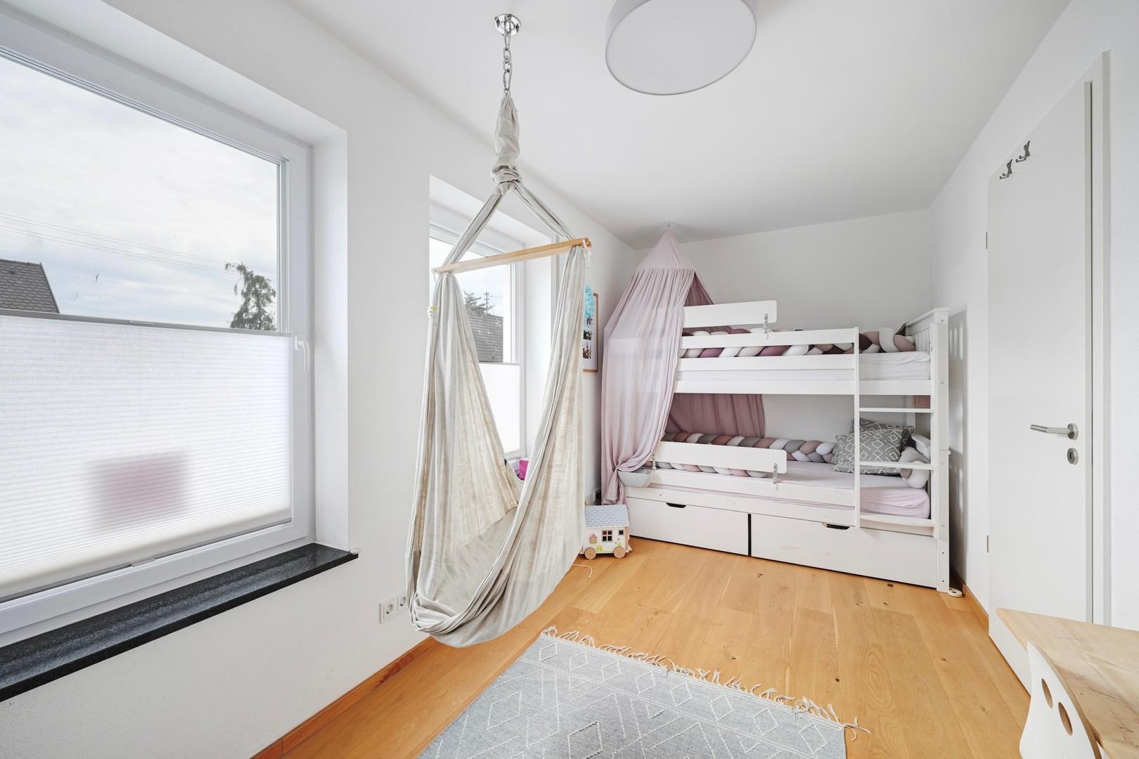 Großes Kinderzimmer