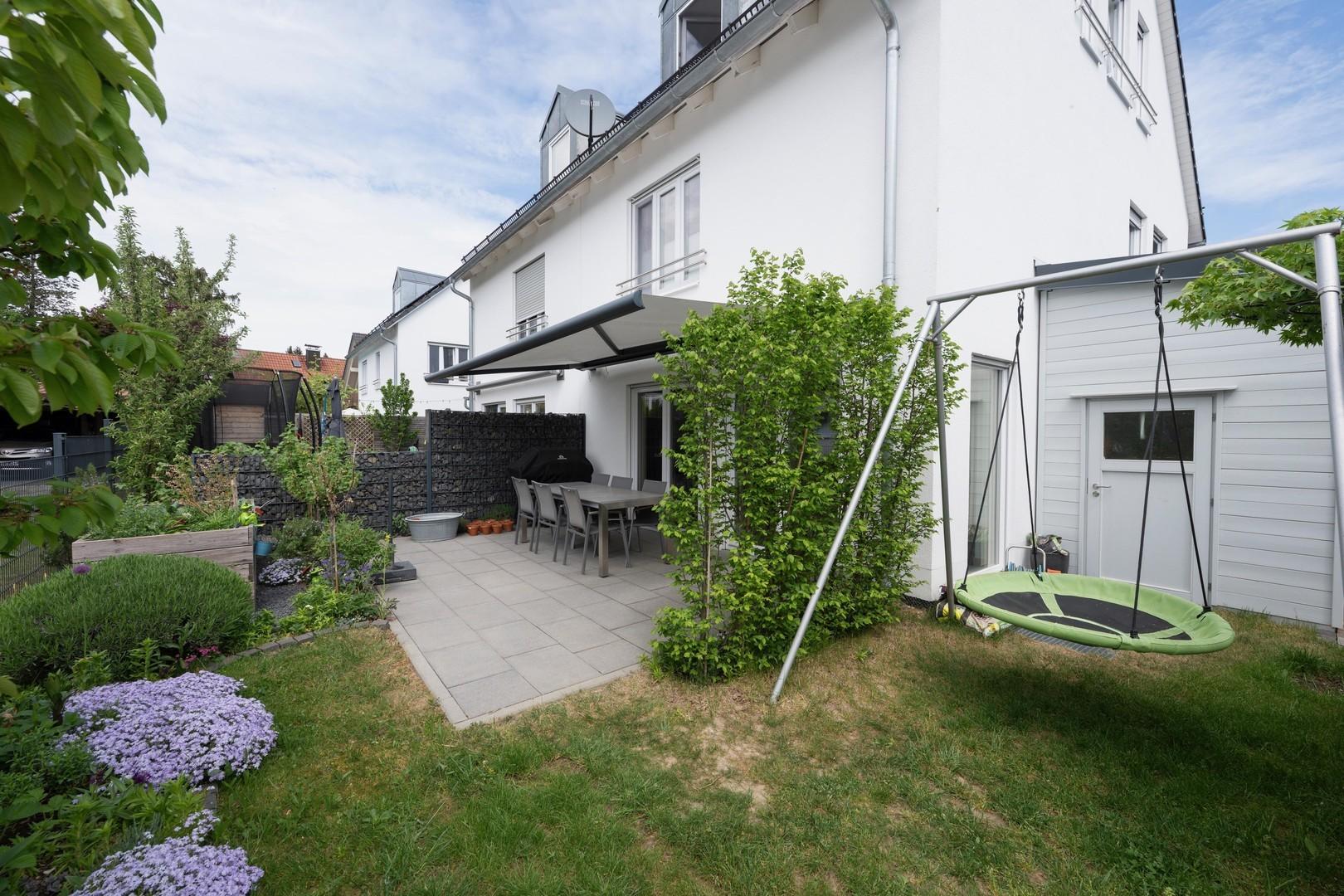 Garten mit Staudenbeet