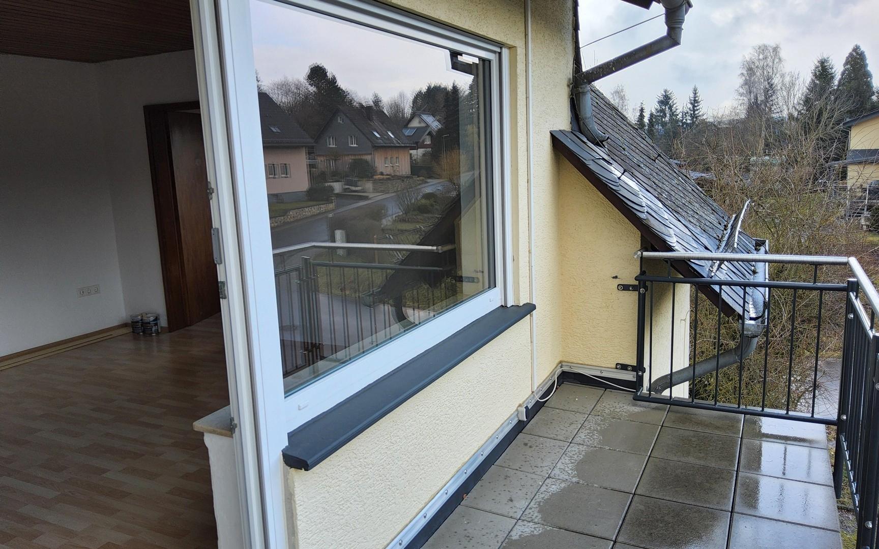 Balkon mit Wohnzimmer