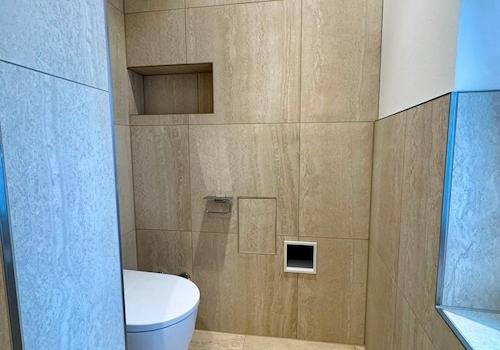 WC mit Fenster zum Lichthof