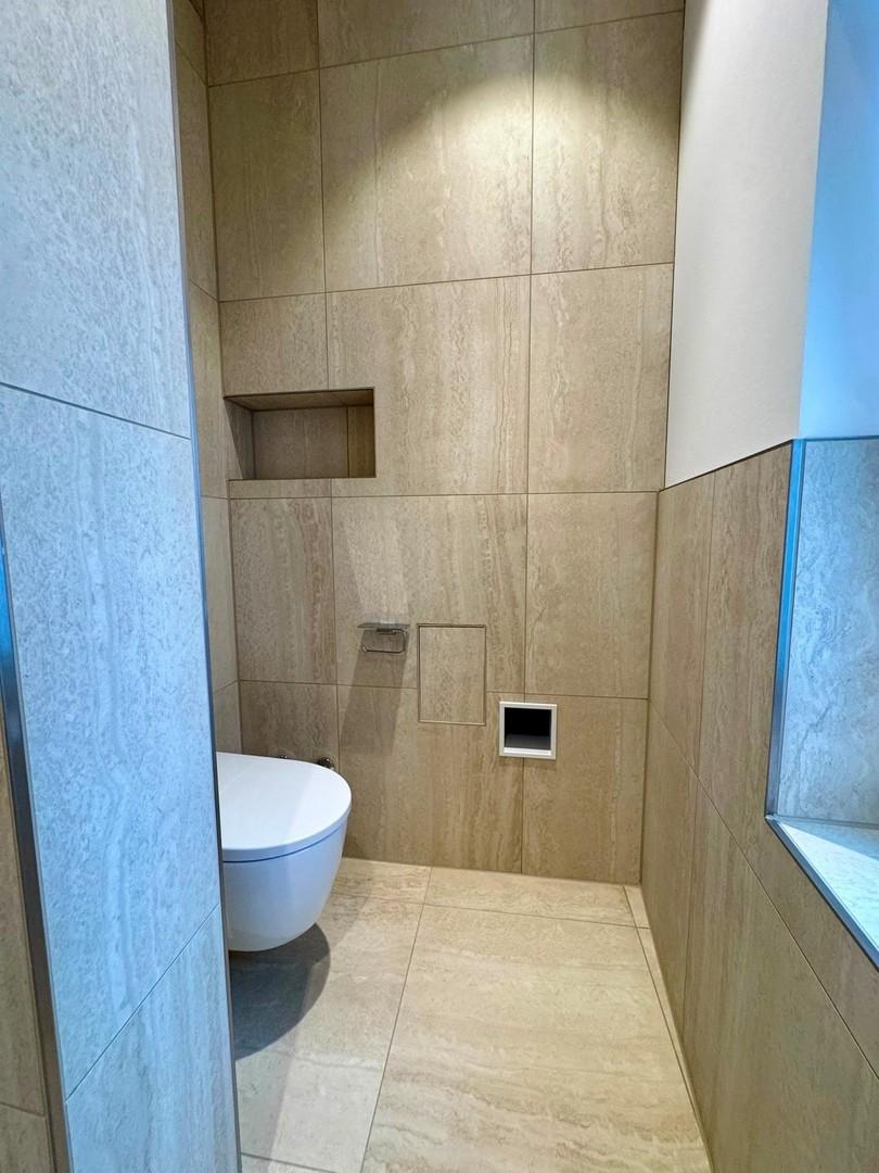 WC mit Fenster zum Lichthof