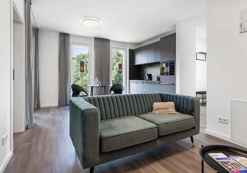 Wohnzimmer mit Küchenbereich