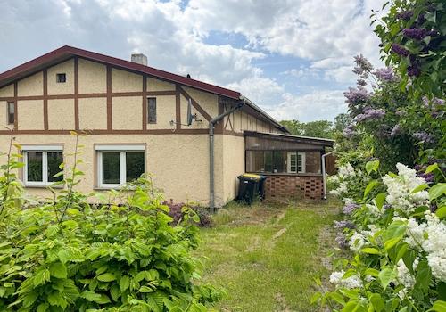Wohnhaus mit Eingangsbereich