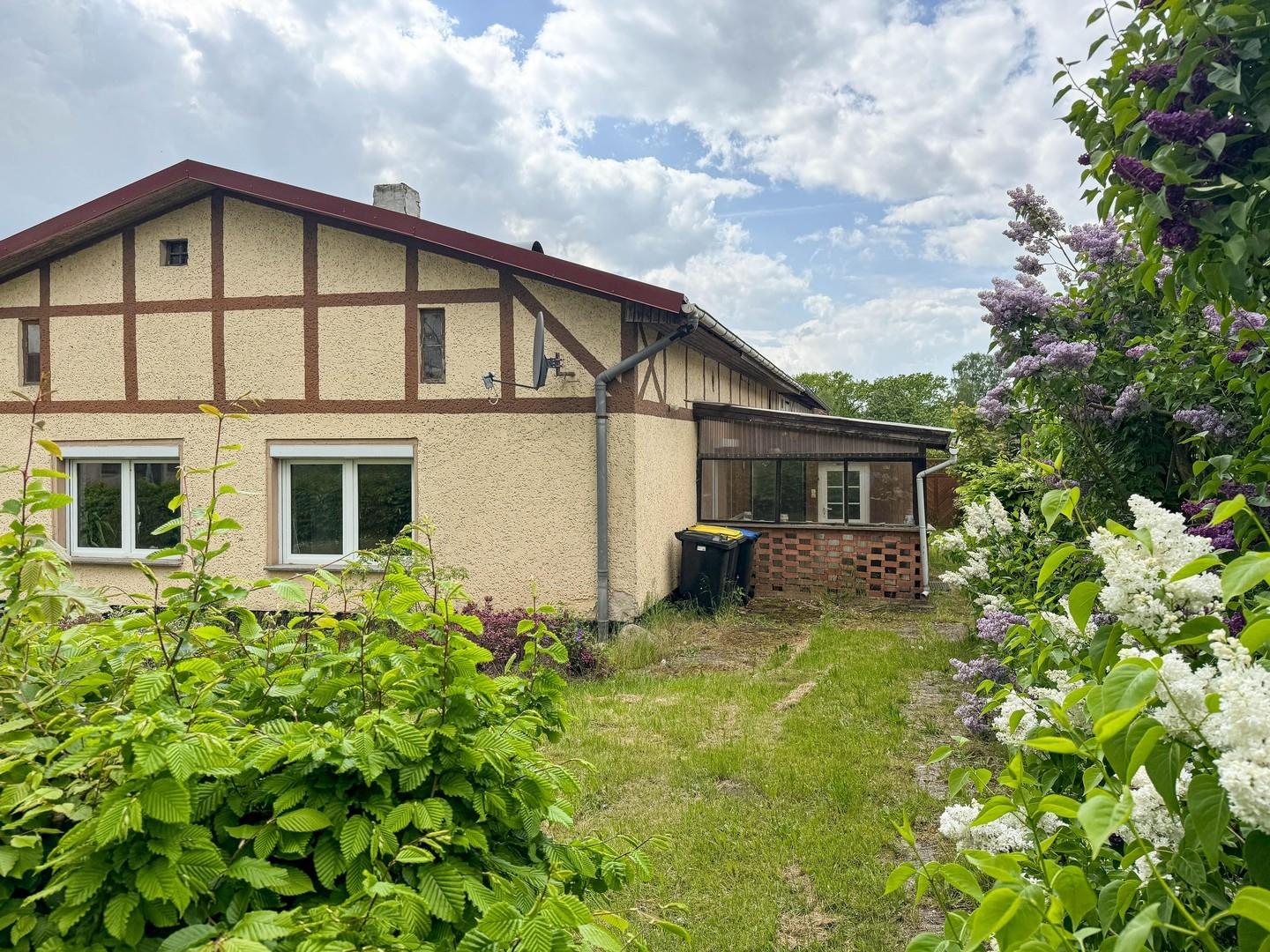 Wohnhaus mit Eingangsbereich