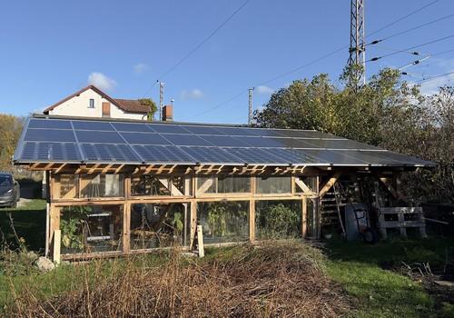 PV-Anlage mit Gewächshaus