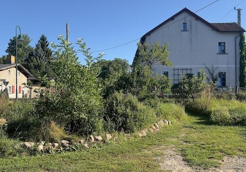 Vorgarten und Kulturbahnhof