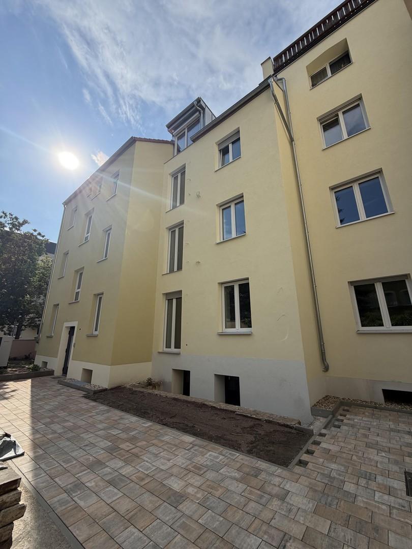 Hausansicht (Balkonanbau folgt