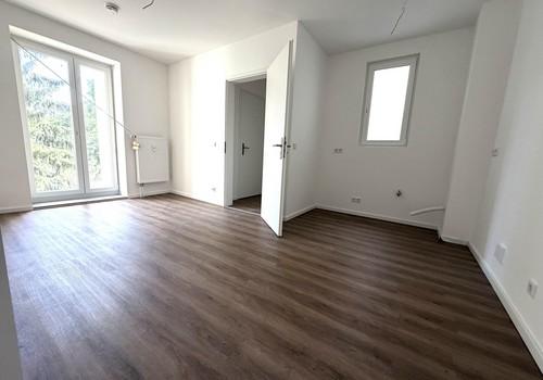 Wohn- und Esszimmer, Küche