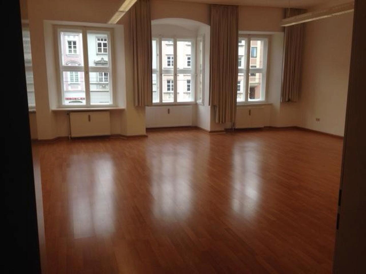 1. Stock Raum 2 