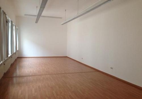 1. Stock Raum 4