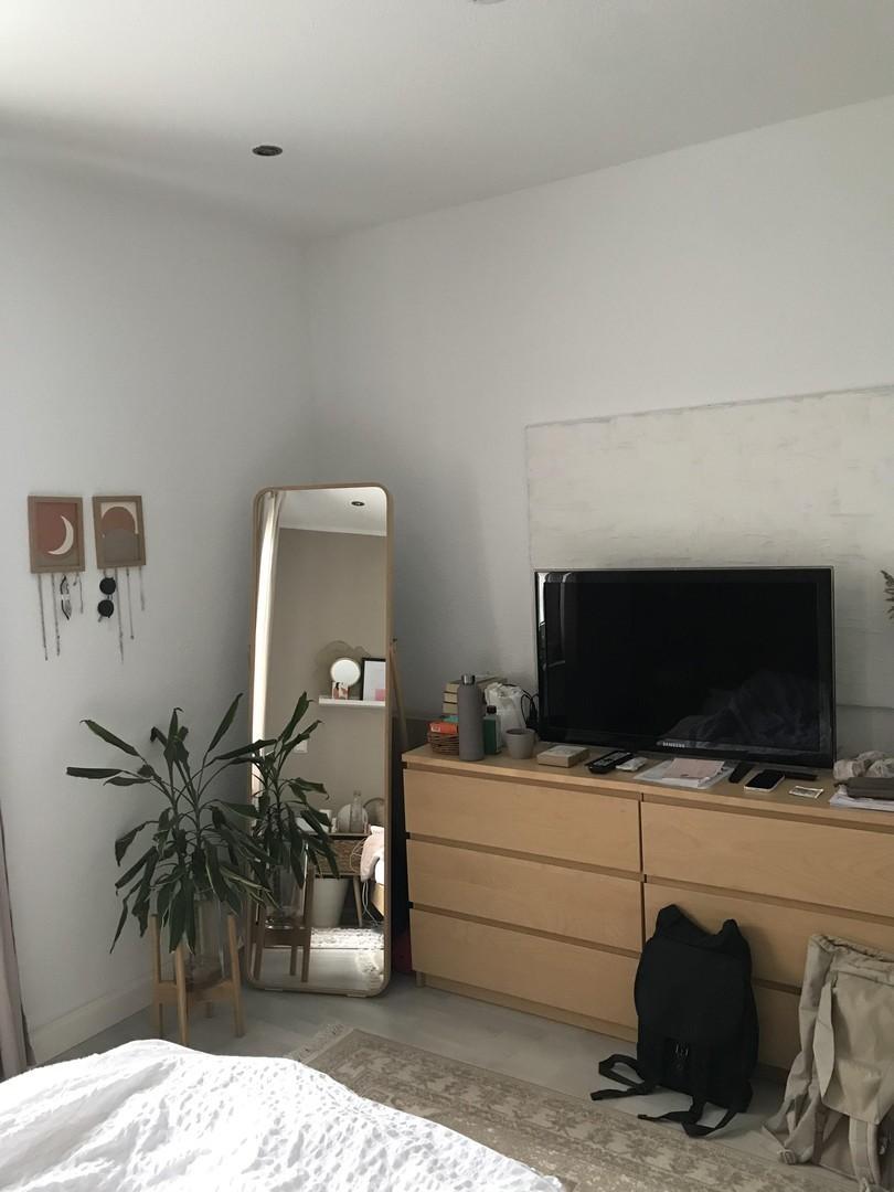 Schlafzimmer 1