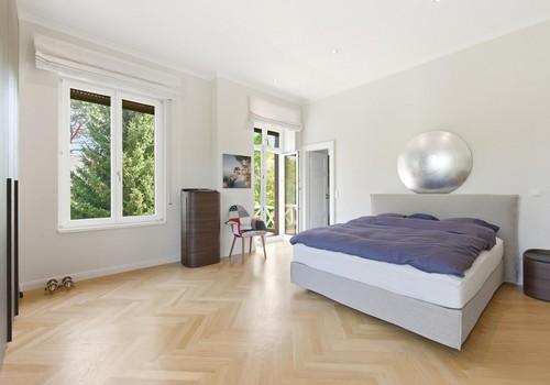 Schlafzimmer mit Balkon 