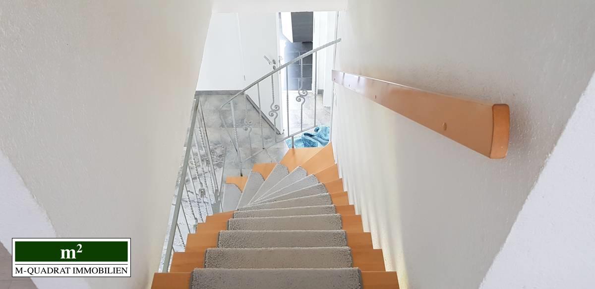 Treppe zum 1 OG