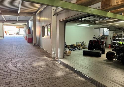 Tiefgarage mit Abfahrt Werkst.