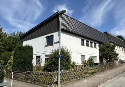Objekt straßenseitig