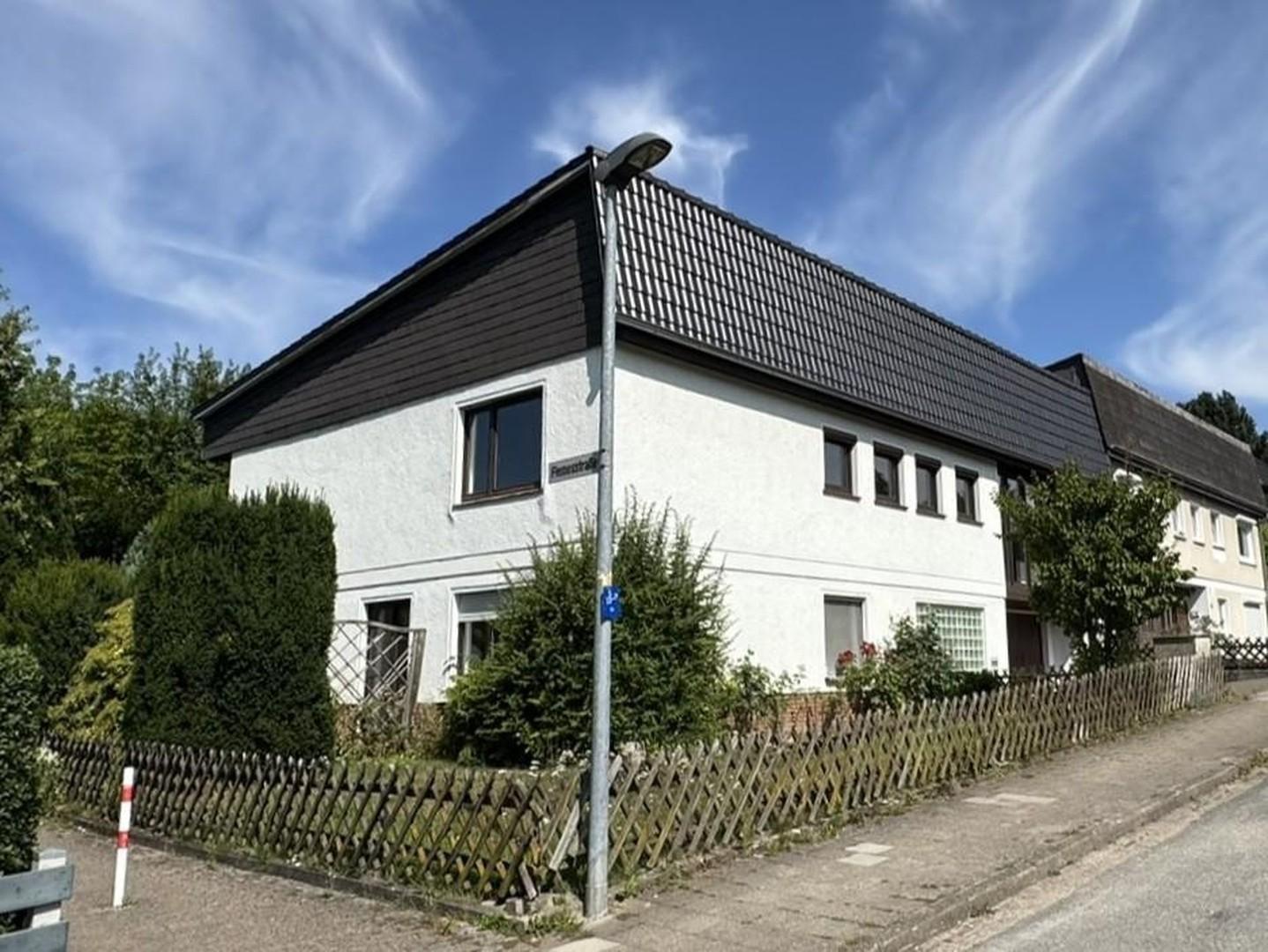 Objekt straßenseitig