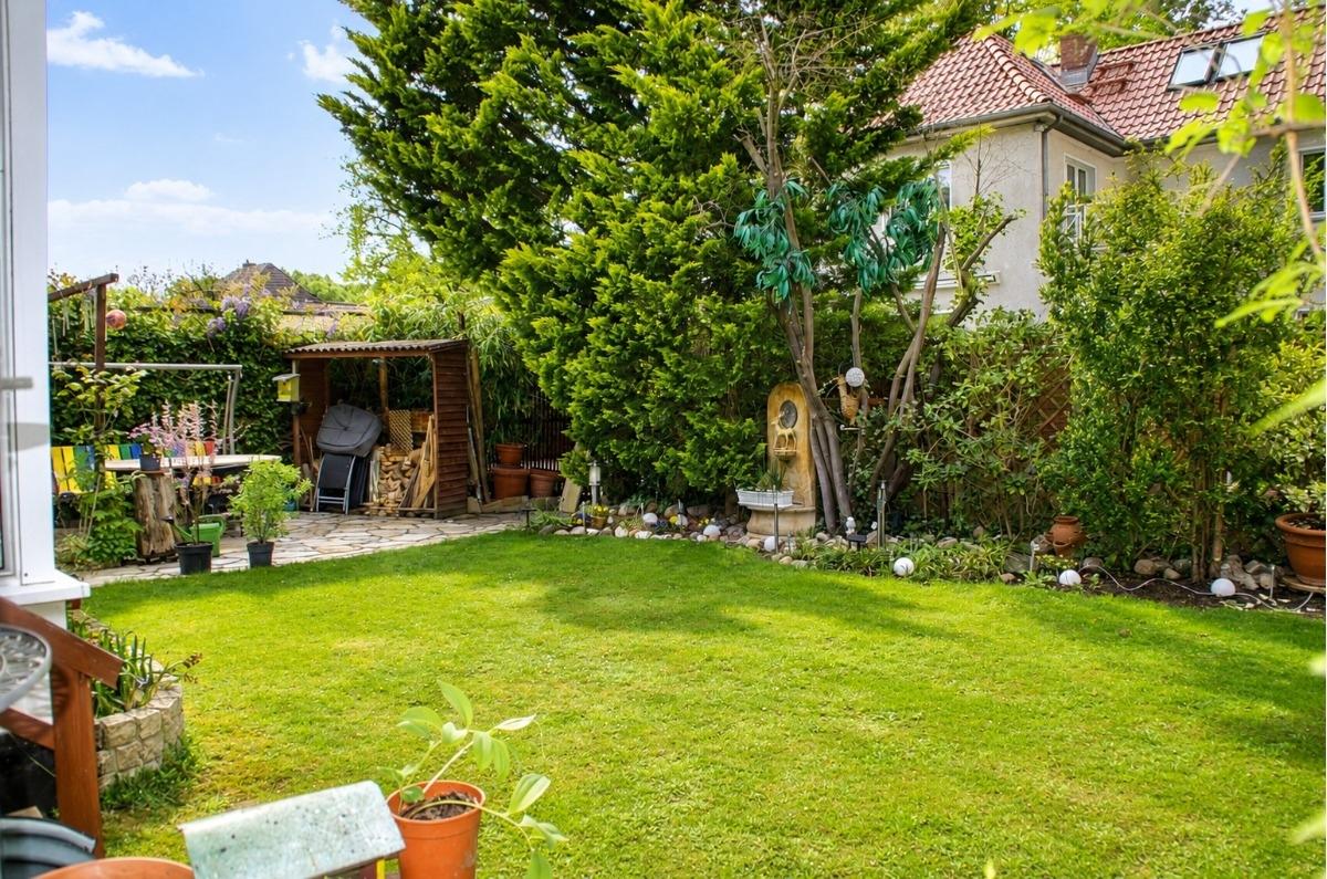 Ruhiger sonniger Garten Süd-Ost