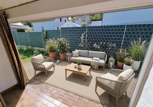 Terrasse KI-generiert
