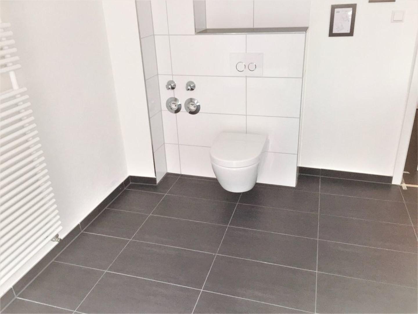 Bad 6 WC 