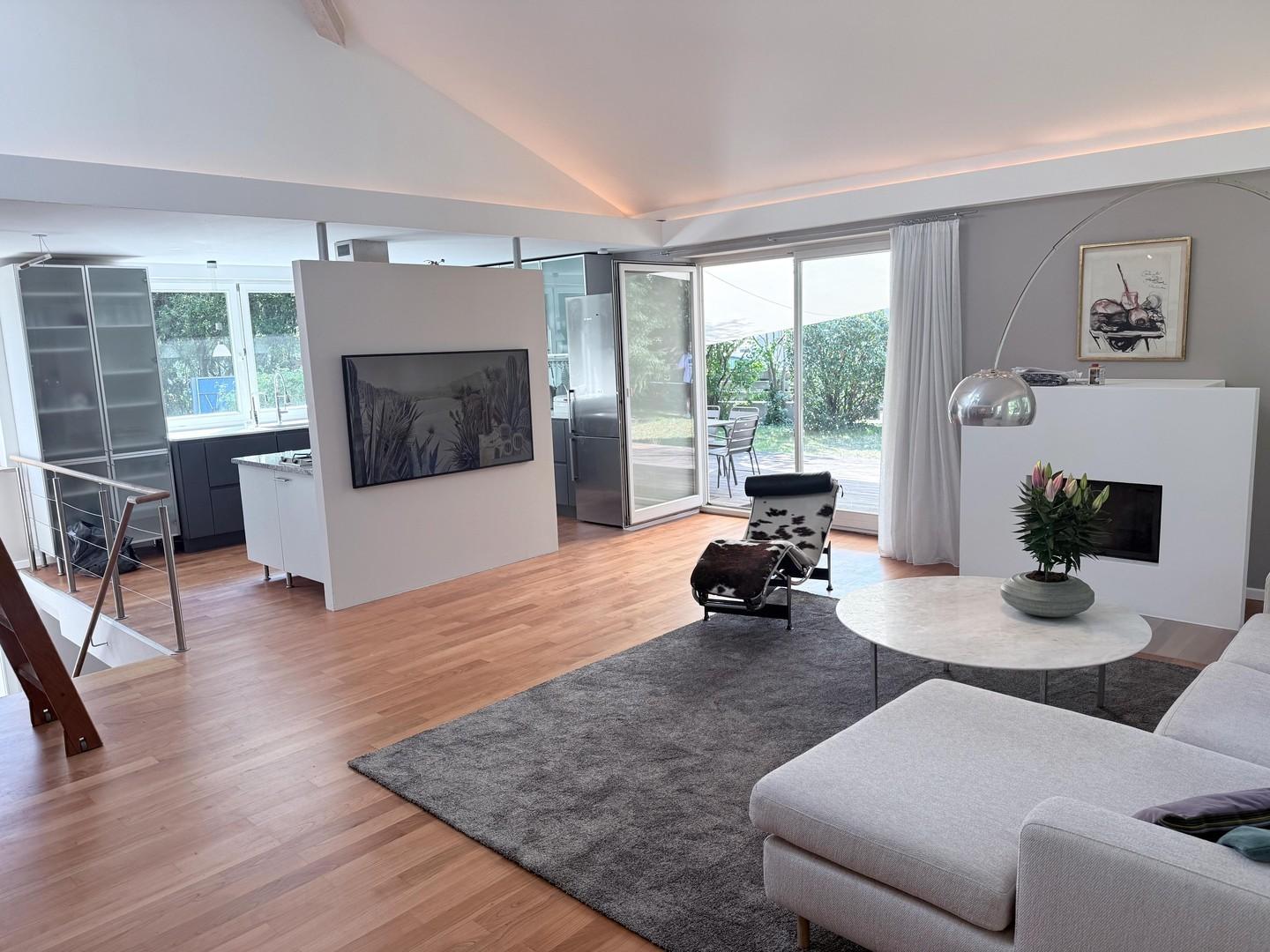 Wohnzimmer mit Kamin
