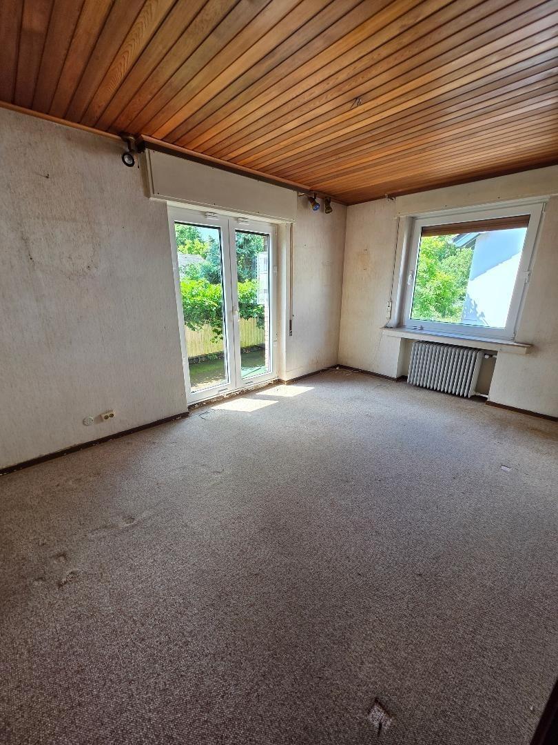 Zimmer m. Balkon im OG