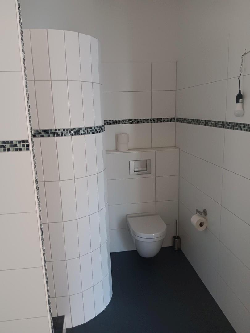 ...mit Toilette