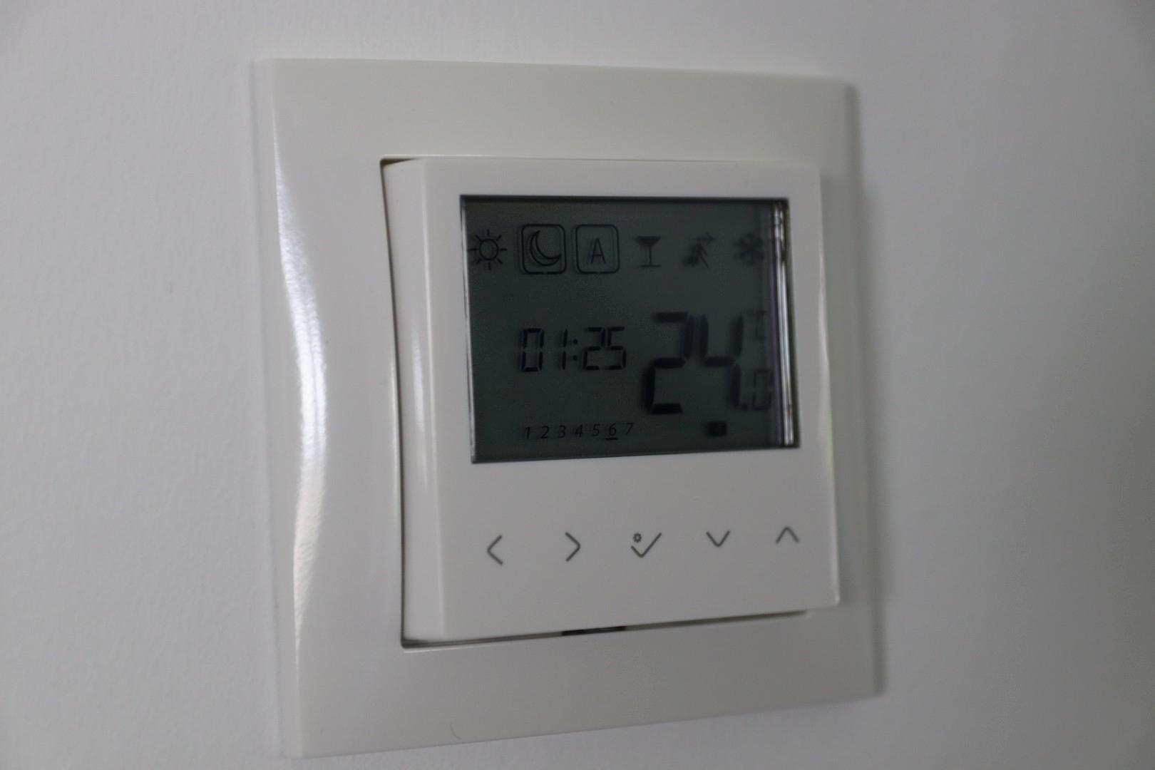 Temperatur und Rolladensteueru