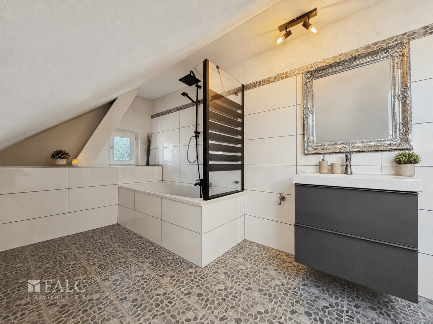 Badezimmer Dachgeschoss