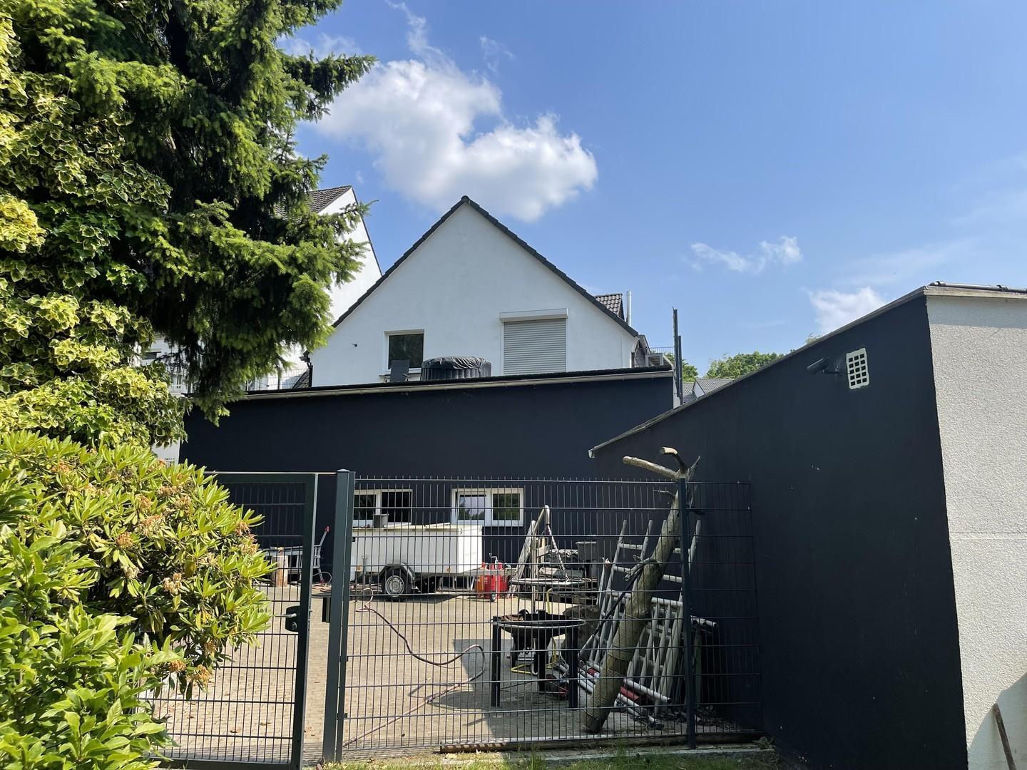 Rückseite vom Garten aus