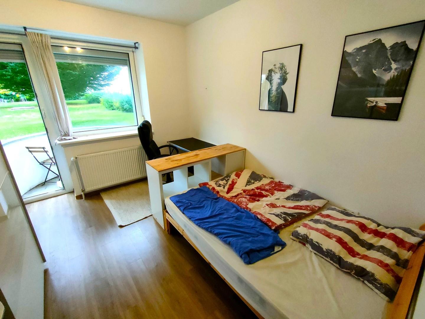 Schlafzimmer mit Balkon