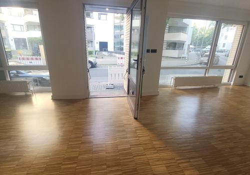 Ein-/Ausgang Strassenseite